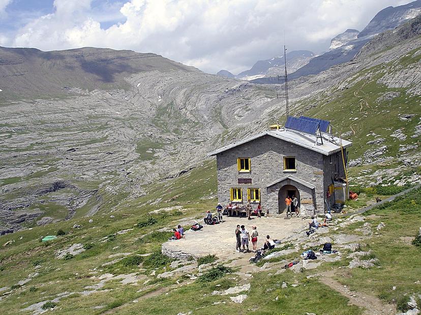 Refugio de Góriz image 1