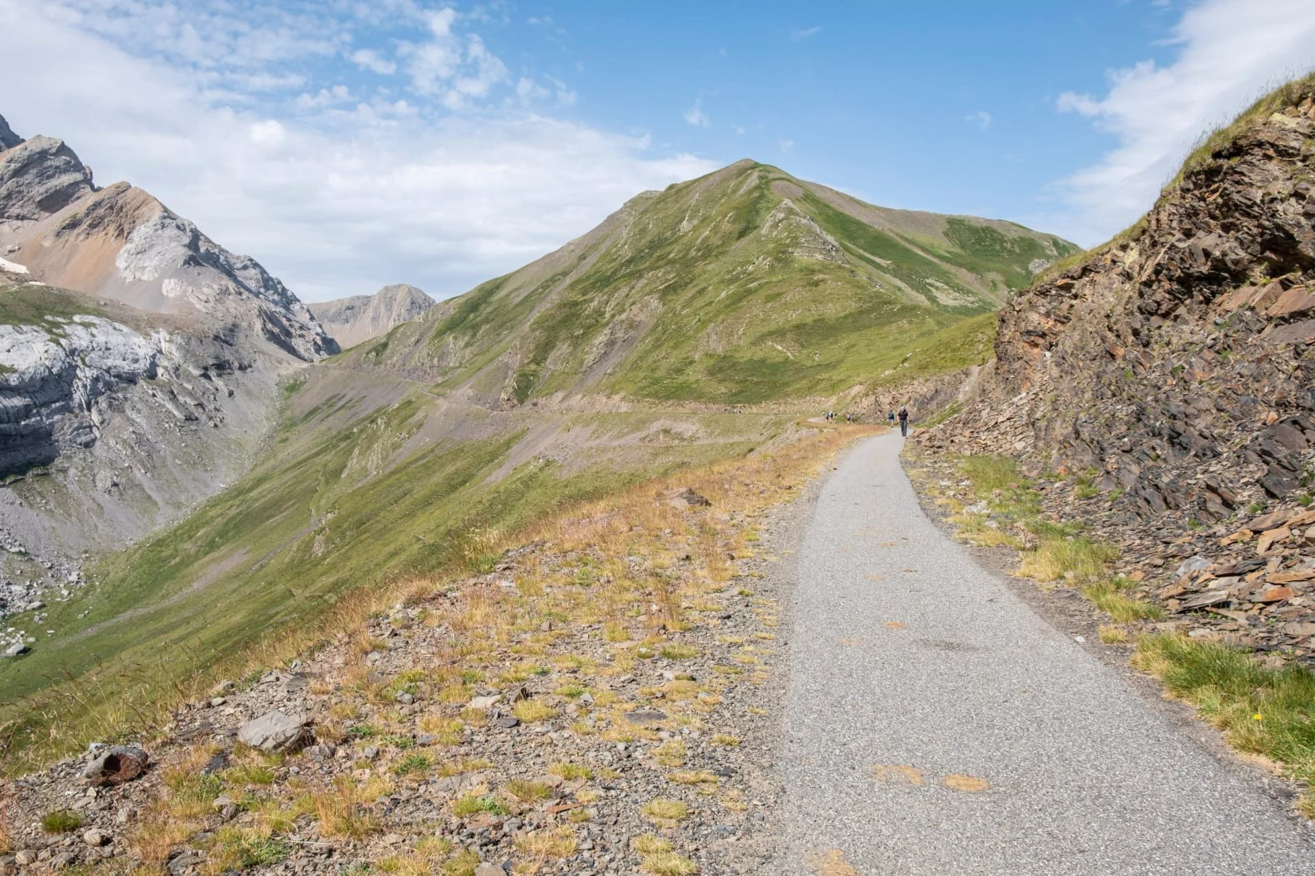 Puerto de Bujaruelo, old road to Bujaruelo, French Pyrenees, France