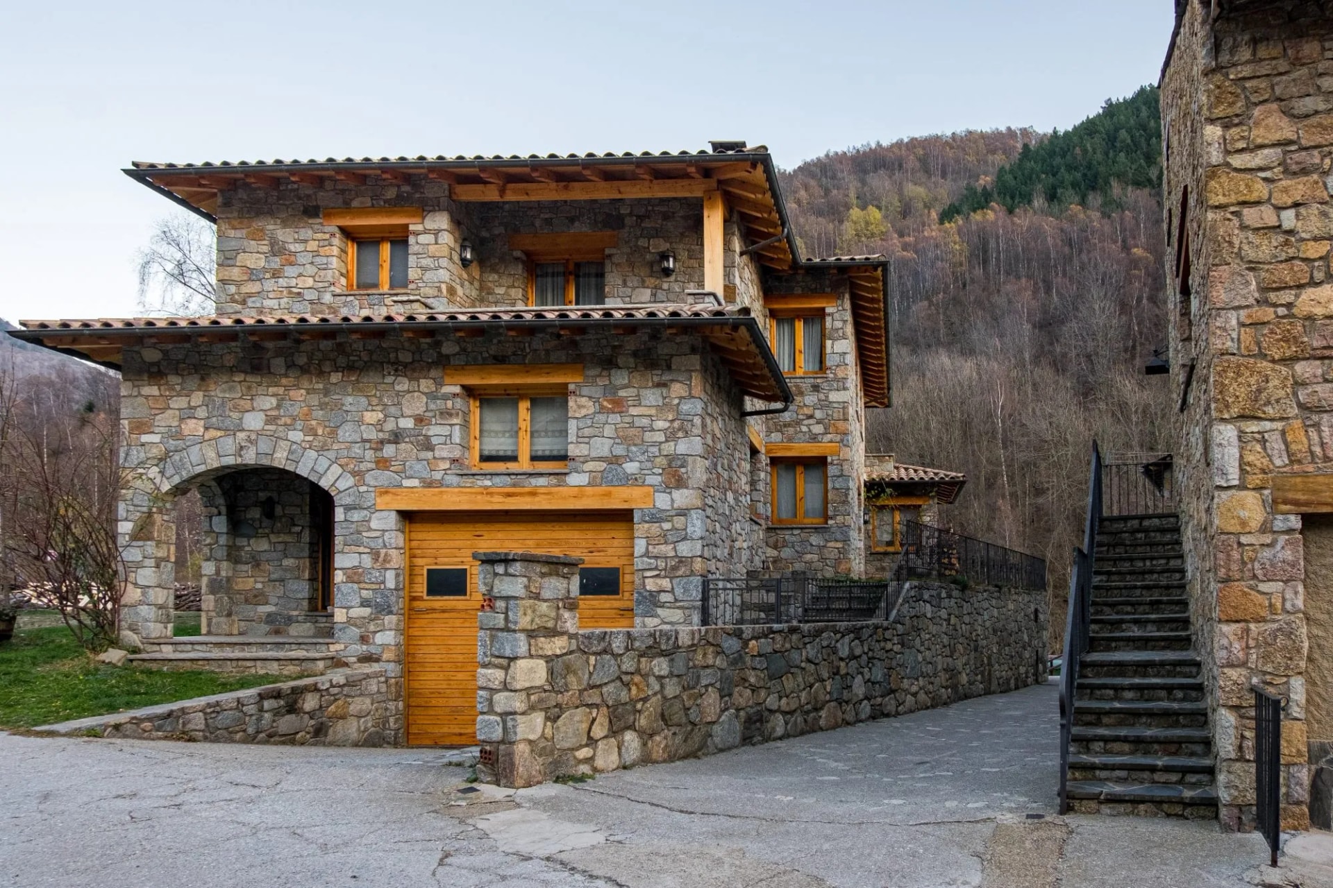 Ancient medieval town of Setcases